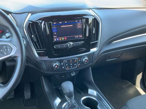 Used 2023 Chevrolet Traverse LT FWD image 8