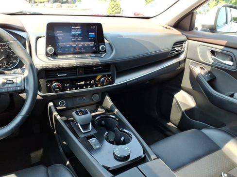 Used 2023 Nissan Rogue SV w/ SV Premium B Package AWD/4WD image 15