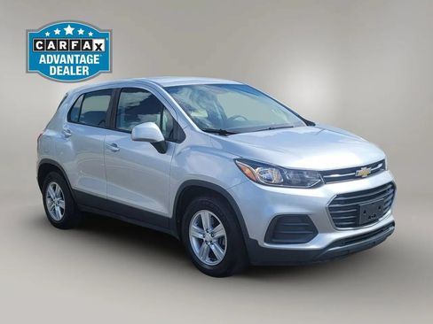 Used 2019 Chevrolet Trax LS FWD image 3
