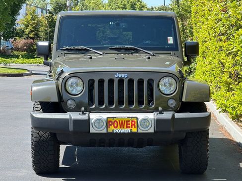 Used 2015 Jeep Wrangler Unlimited Sahara w/ Max Tow Package AWD/4WD image 9