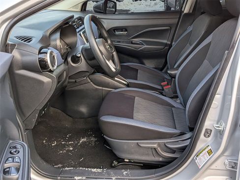 Used 2023 Nissan Versa SV image 11