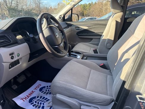 Used 2017 Honda Pilot LX image 6