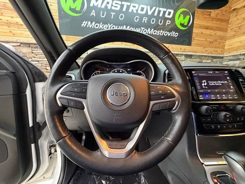 Used 2019 Jeep Grand Cherokee Limited AWD/4WD image 17