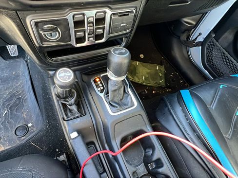 Used 2023 Jeep Wrangler Unlimited image 30