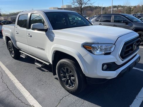Used 2023 Toyota Tacoma SR5 w/ Technology Package image 5