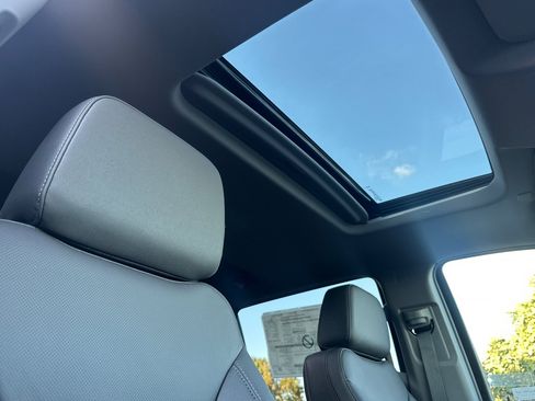 New 2026 GMC Sierra 1500 SLT w/ SLT Premium Plus Package image 17