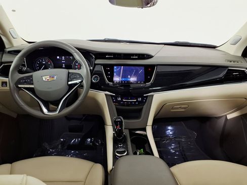 Certified 2024 Cadillac XT6 Premium Luxury w/ Technology Package FWD image 15