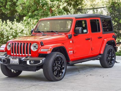 Used 2021 Jeep Wrangler Unlimited Sahara w/ Safety Group image 3