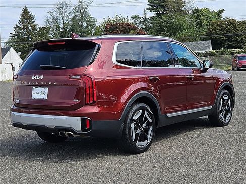 Used 2023 Kia Telluride S w/ S Sunroof Package image 7