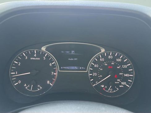 Used 2017 Nissan Pathfinder SL AWD/4WD image 19