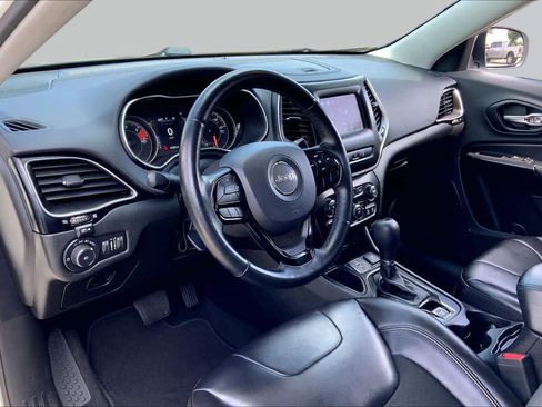 Used 2021 Jeep Cherokee Latitude Plus FWD image 15