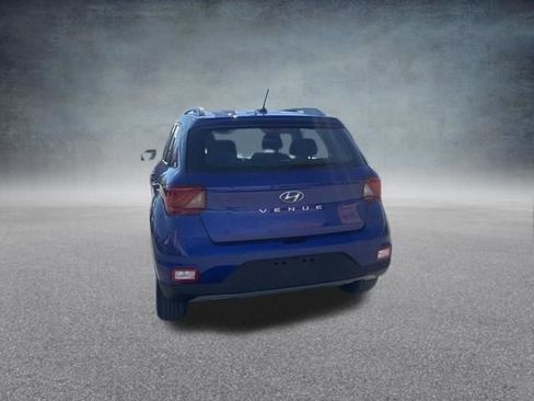 Used 2025 Hyundai Venue SEL image 6