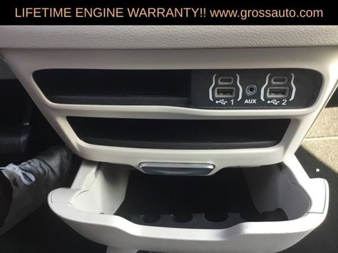 Certified 2024 Chrysler Pacifica Touring-L FWD image 26