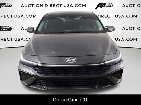 Used 2025 Hyundai Elantra SE FWD image 2