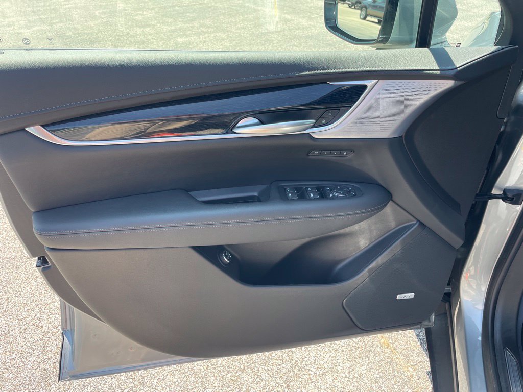 Used 2024 Cadillac XT5 Premium Luxury AWD/4WD image 9