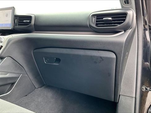 Used 2023 Ford Explorer XLT image 12