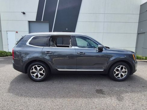 Used 2022 Kia Telluride EX w/ Towing Package FWD image 4