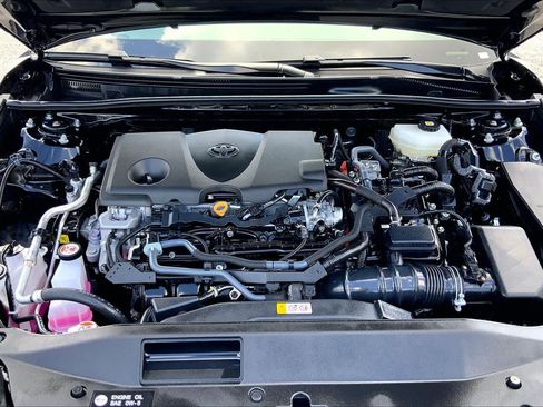 Used 2025 Toyota Camry SE w/ Convenience Package FWD image 31