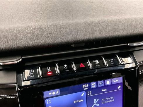 Used 2023 Jeep Grand Cherokee Altitude image 33