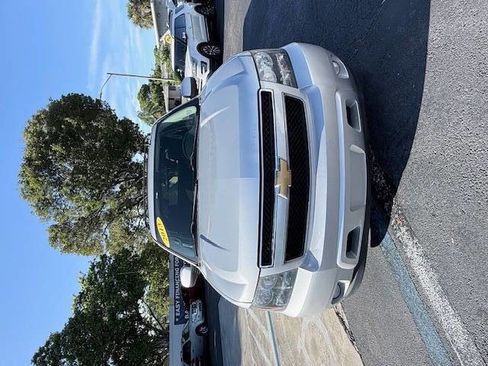 Used 2013 Chevrolet Avalanche LS image 16