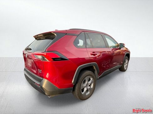 Certified 2025 Toyota RAV4 XLE AWD/4WD image 4