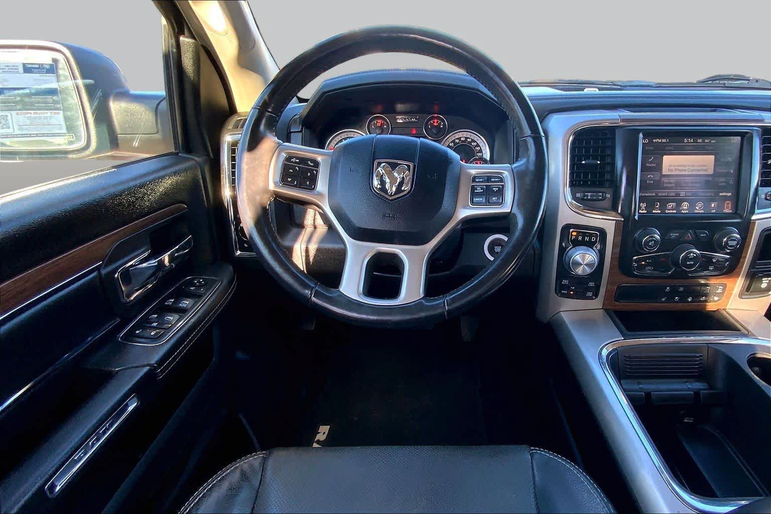 Used 2017 RAM 1500 Laramie w/ Convenience Group AWD/4WD image 6