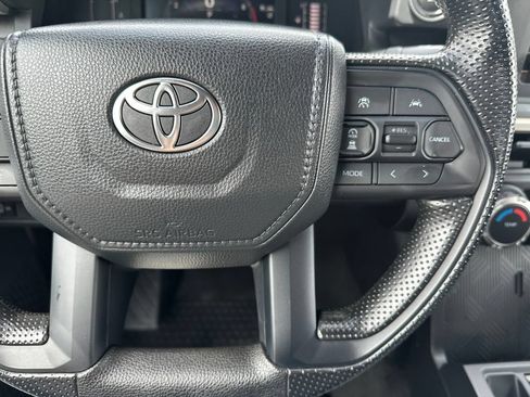Certified 2025 Toyota Tacoma SR AWD/4WD image 15