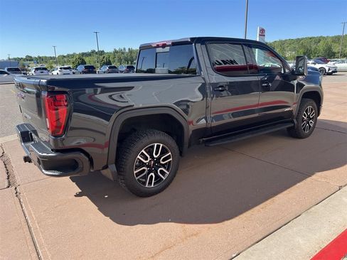 Used 2024 GMC Sierra 1500 AT4 w/ Technology Package AWD/4WD image 11