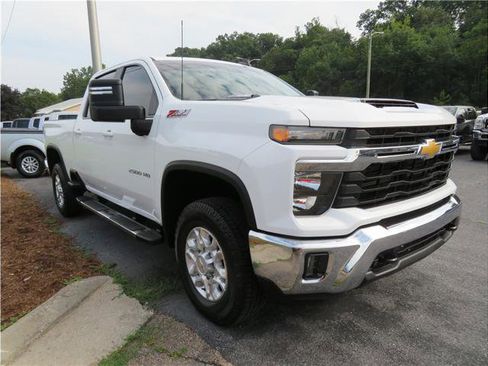 Used 2024 Chevrolet Silverado 2500 LT image 14