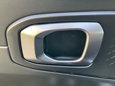 Used 2024 Kia Sorento EX w/ Panoramic Sunroof Package FWD image 11