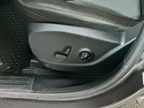 Used 2014 Jeep Cherokee Latitude w/ Comfort/Convenience Group image 22