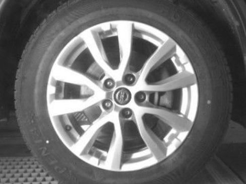 Used 2017 Nissan Rogue SV AWD/4WD image 2