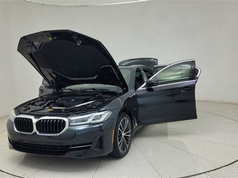 Used 2023 BMW 530e xDrive w/ Premium Package image 75
