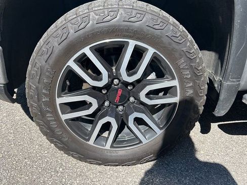 Used 2024 GMC Sierra 1500 AT4 w/ Technology Package image 9