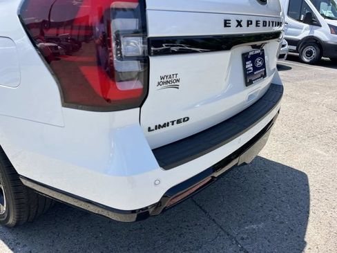 Certified 2024 Ford Expedition Limited AWD/4WD image 12