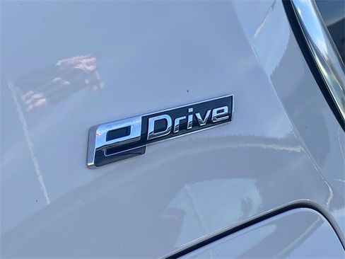 Used 2019 BMW 530e w/ Convenience Package image 7