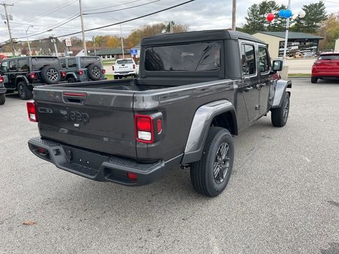 New 2026 Jeep Gladiator Sport image 7