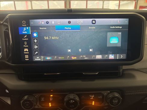 Certified 2025 Jeep Wrangler Unlimited Sahara AWD/4WD image 16