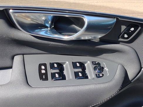 New 2026 Volvo XC90 B6 Plus w/ Protection Package Premier image 10