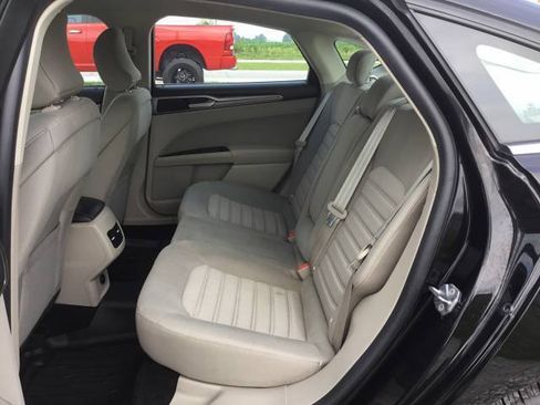 Used 2019 Ford Fusion SE AWD/4WD image 11