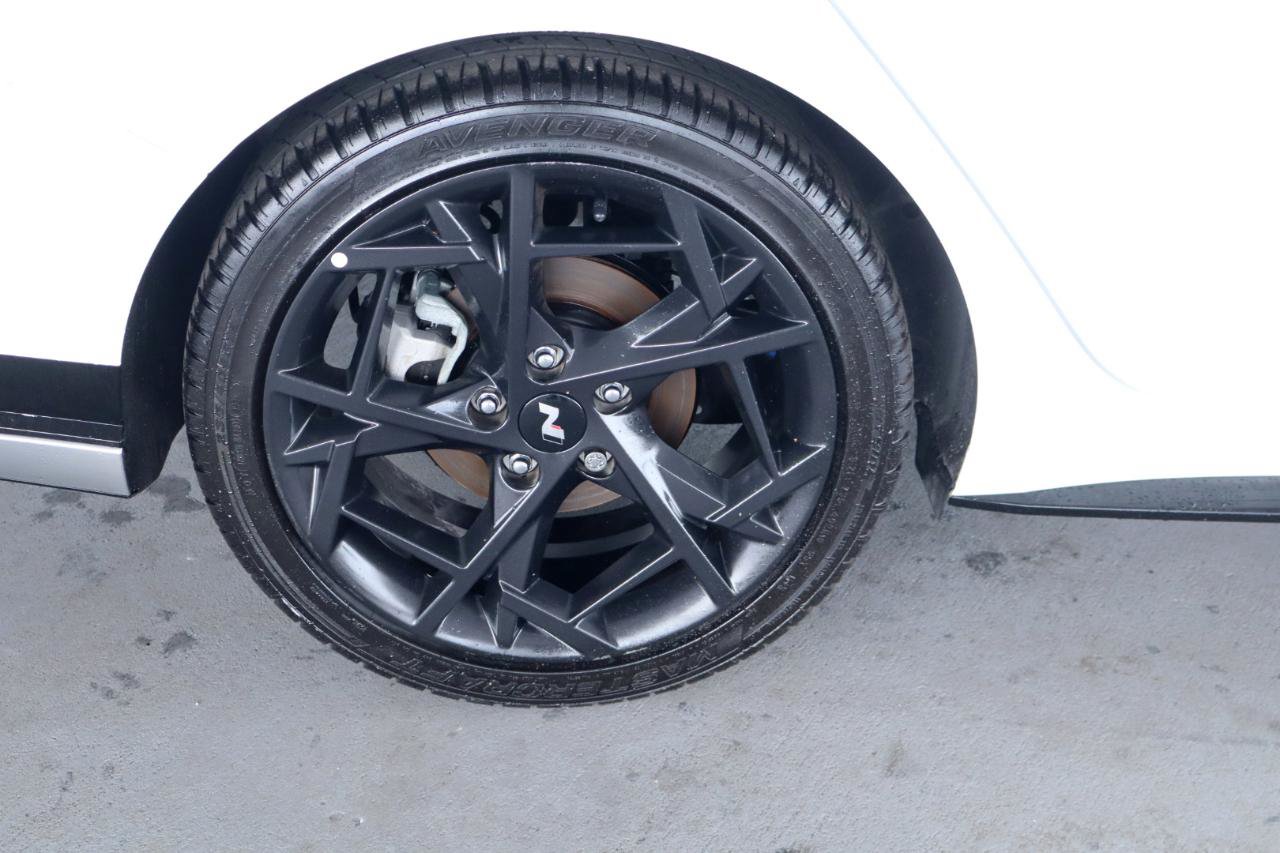 Used 2024 Hyundai Elantra N Line FWD image 5