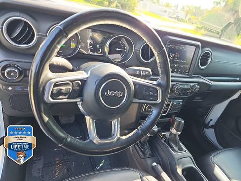 Used 2021 Jeep Wrangler Unlimited Sahara w/ Cold Weather Group AWD/4WD image 16