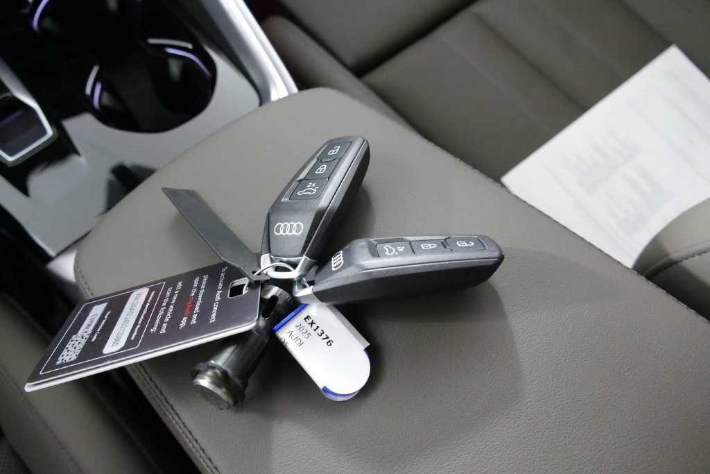 Certified 2025 Audi Q5 Premium Plus AWD/4WD image 25