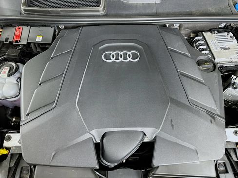 Used 2022 Audi Q8 Premium AWD/4WD image 13
