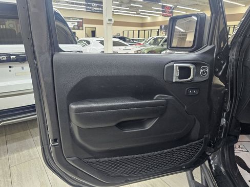 Used 2024 Jeep Wrangler Unlimited Sport AWD/4WD image 37