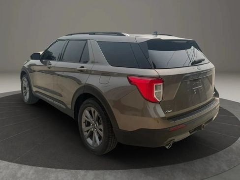 Used 2021 Ford Explorer XLT w/ Equipment Group 202A AWD/4WD image 5