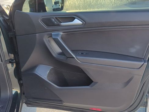 Used 2019 Volkswagen Tiguan SE w/ Panoramic Sunroof Package FWD image 25