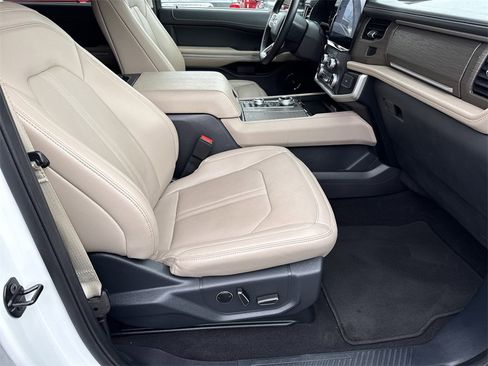 Used 2024 Ford Expedition Max Limited image 13
