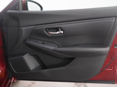 Used 2020 Nissan Sentra SV image 9