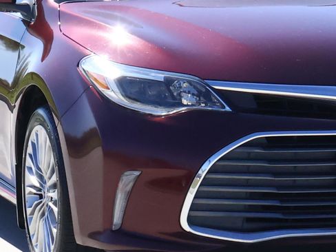 Used 2016 Toyota Avalon Limited w/ Toyota Safety Sense Package image 7